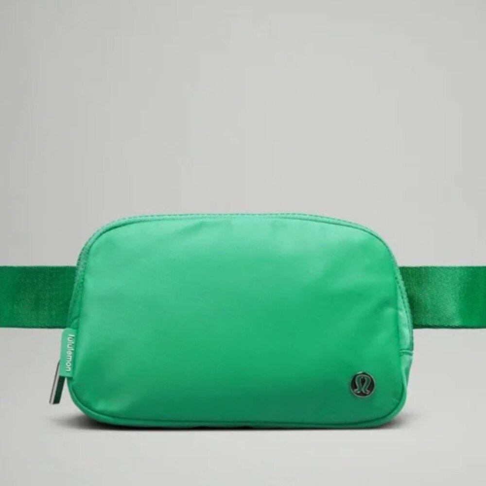Lululemon Everywhere Belt Bag Punch Green